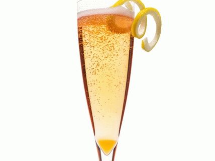 Aperol Spritz-koktél pezsgővel és keserűvel