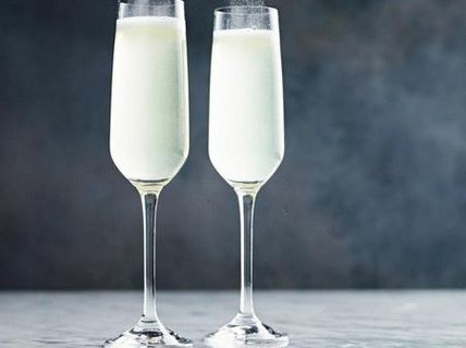 Francia 75 pezsgő és gin koktél