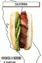 hot dog szalonnával csomagolt kolbásszal és avokádóval