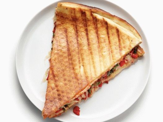 13. Panini pizzával