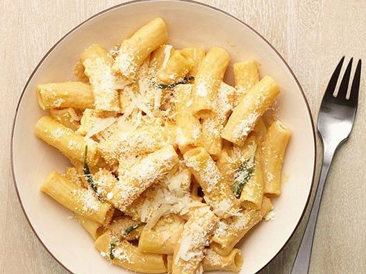5. Pasta Alfredo