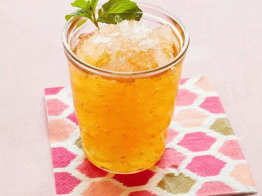 Fotó alkoholos édes tea gyömbérrel