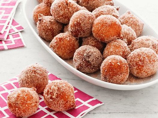 Creole Banana Beanuts Donuts fényképe