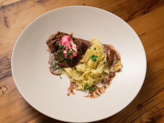 Fénykép Marha Stroganoff tejfölös és répa