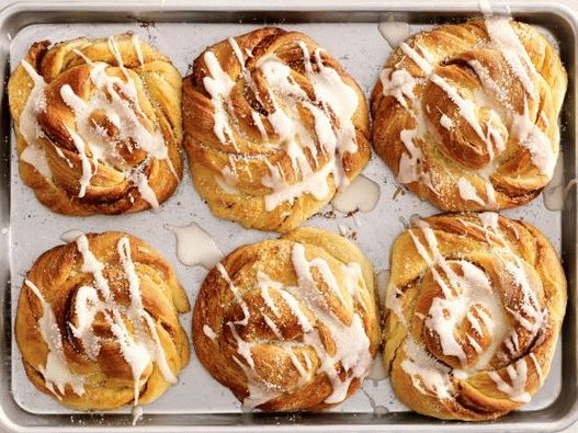 Fénykép Twist Buns in Glaze