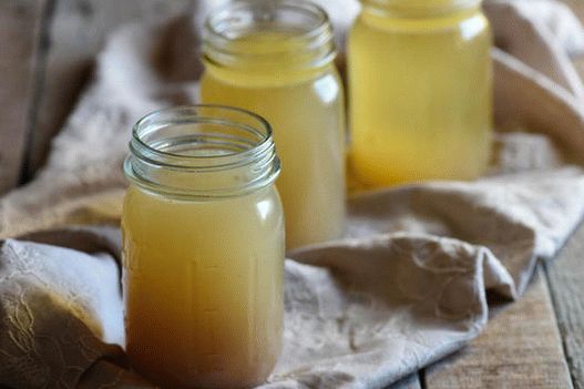 Fotóleves a száron és a csirke otthon