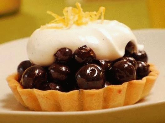 Fotó a Blueberry Chantilly Cream Pie-ről
