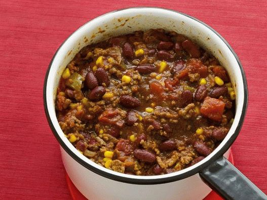 Fénykép chili con carne babból és kukoricából