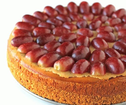 Fotósajttorta szőlővel