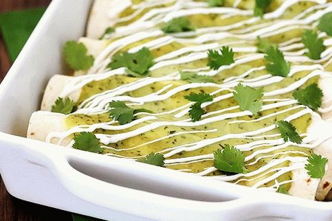 Fénykép Enchiladas csirkével, avokádóval és Physalis szósszal