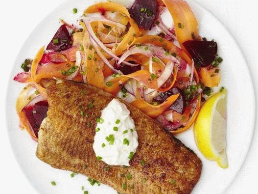 Fotópisztráng sárgarépa és cékla salátával kínaiul