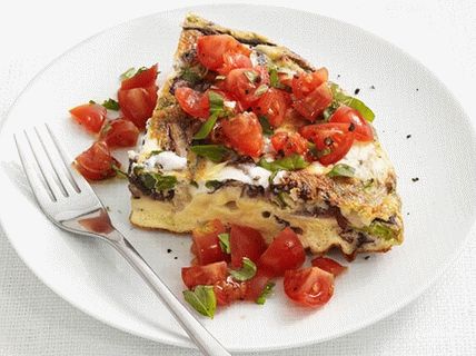 Fénykép Frittat ricotta és paradicsom salátával