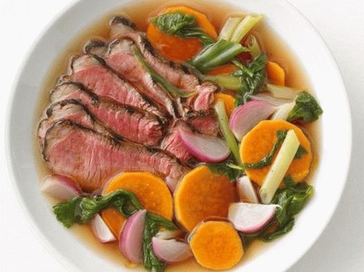 Fotómarha édes burgonyával illatos húslevesben