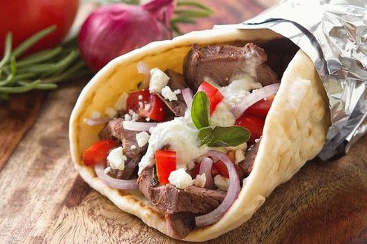 Fotó görög gyorsétterem Gyros: tortilla bárány- és zaziki szósszal