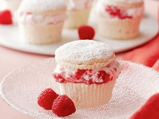 Fotó Cupcakes málnakrémmel