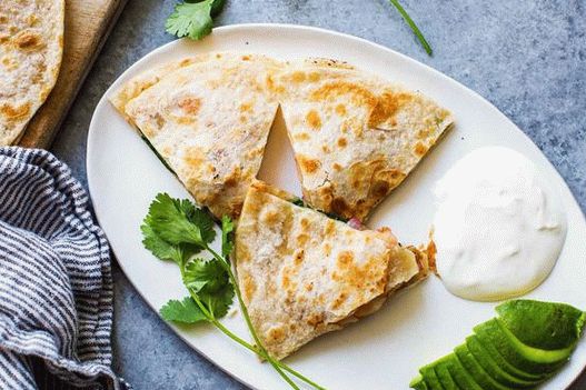 Fénykép Quesadilla garnélarákkal és pestoval