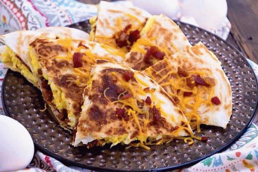 Fénykép Quesadilla rántotta és szalonna