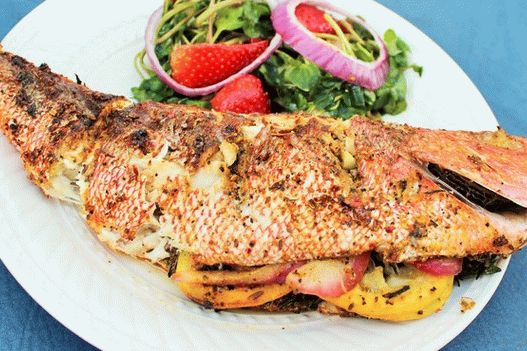 Fotó vörös tengeri sügér mészmártással, körettel ananász- és pálmamaggal