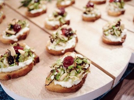 Fénykép Crostini sült kelbimbóval