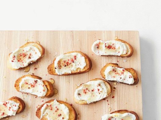 Fénykép Crostini Ricotta-val és a Pink Borssal