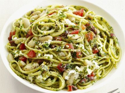 Fénykép Linguine mandula pestoval és babokkal