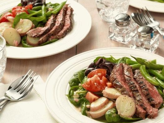 Nicoise-saláta grillezett steakkel