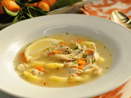 Gyors csirkeleves tortellini sajttal