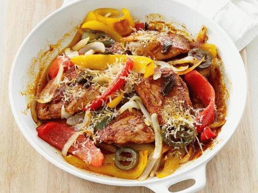 Sertés paprika egy serpenyőben