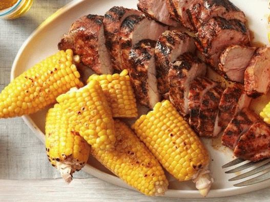 Grillezett sertés szűzpecsenye kukoricával
