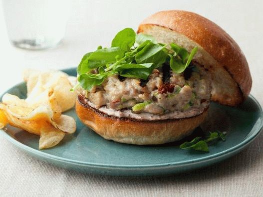 Hamburgerek tonhallal és tapenada aioli szósszal