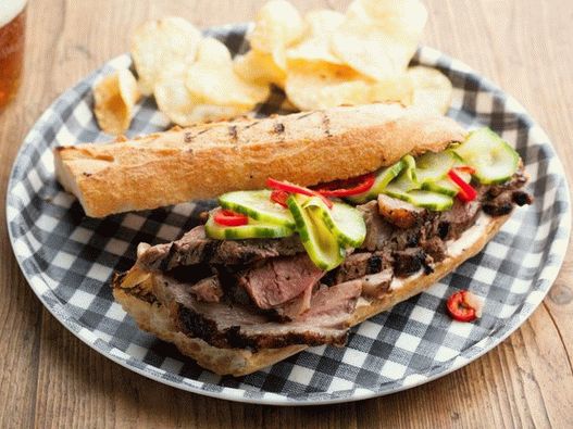 Grillezett bárány szendvicsek Grillezett bárány szendvicsek