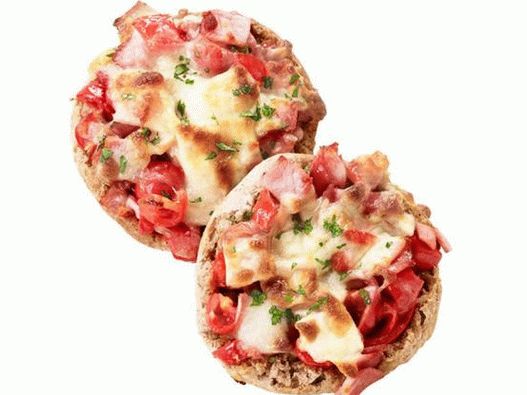 Fotó az ételről - Rész pizza angol muffinokon reggelire