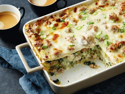 Az étel képe - sertéskolbásszal töltött lasagna reggelire