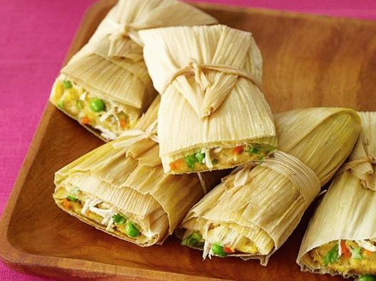 Tamale csirkével és olajbogyóval
