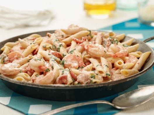 Penne garnélarákkal és gyógynövényes krémes mártással