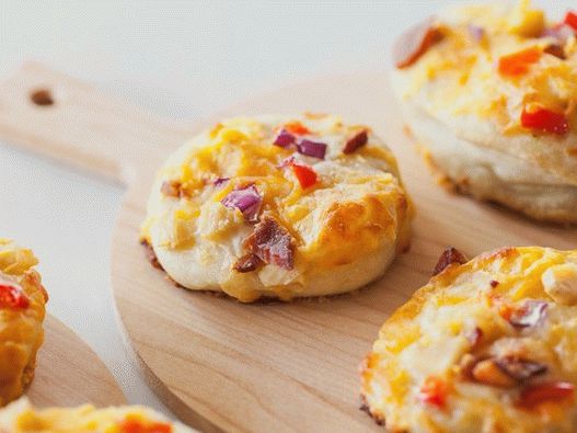 Fénykép mini pizza csirkével