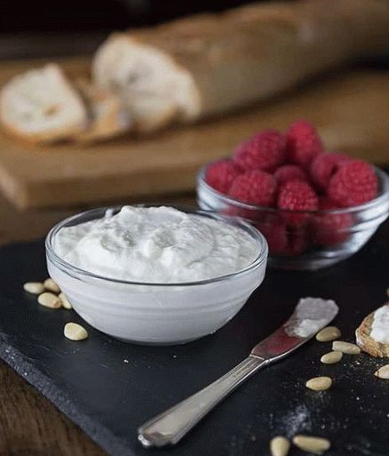 Fotó fiatal ricotta sajt otthon