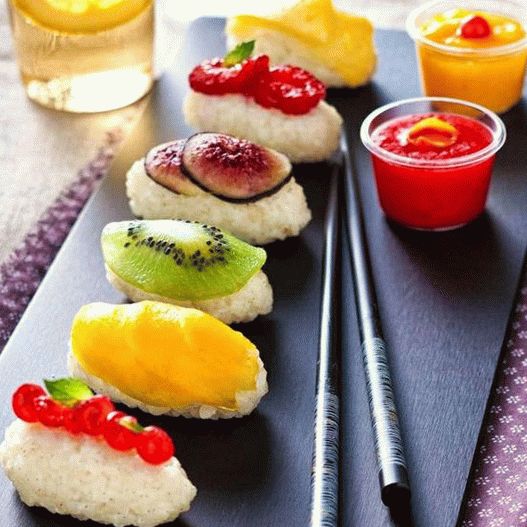 Fotó szokatlan gyümölcs-sushi