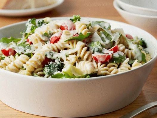 Fénykép Fusilli Pasta citrommal és Arugula-val