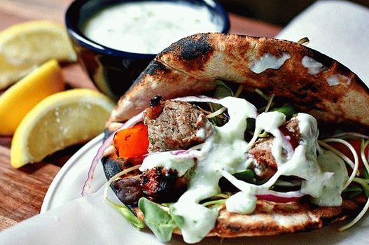 Fotó Pete bárány- és korián salátával