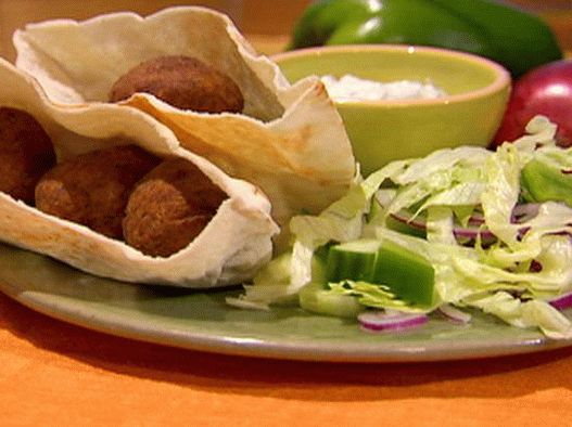 Pita fényképe Falafel és menta-joghurt mártással