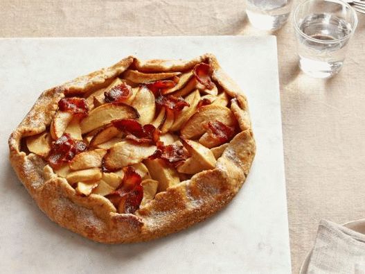 Galette almával és szalonnával