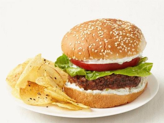 Az étel fényképe - mediterrán pulyka hamburgerek