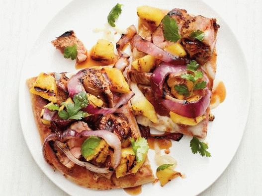 Az étel fényképe - Tortilla sertéshús és grillezett ananász