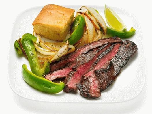 Az étel fotója - Marha steak kávékéreggel és zöldségekkel