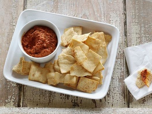 Sült paprika és dió mély szósz (Muhammara)