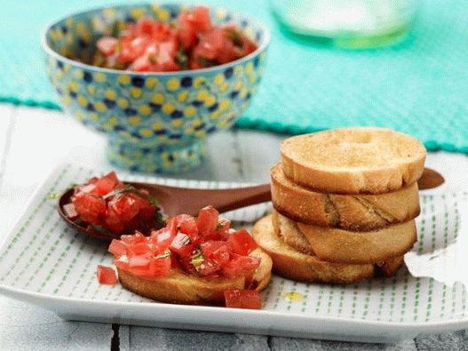 Bruschetta paradicsommal és bazsalikommal