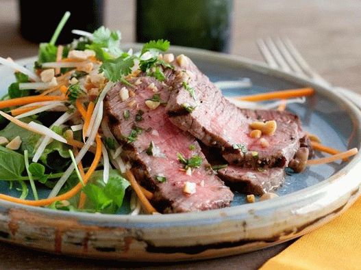 Grillezett steak papaya salátával