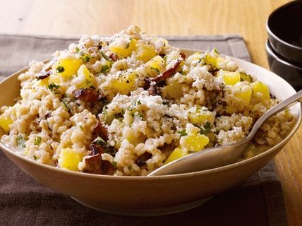 Fotó gyöngy árpa rizottó gombával és tökkel