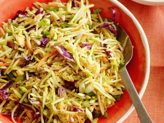 Fotó brokkoli és tészta Coleslaw